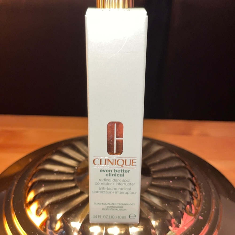 Even Better Clinical Radical Dark Spot Corrector + Interrupter Clinque